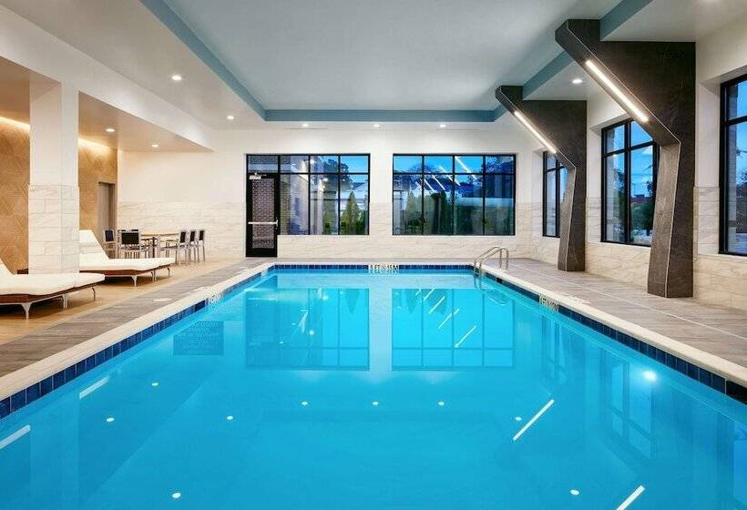 فندق Embassy Suites By Hilton Atlanta Airport North