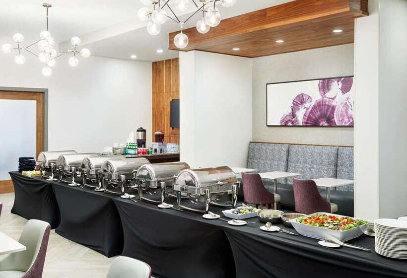 فندق Embassy Suites By Hilton Atlanta Airport North