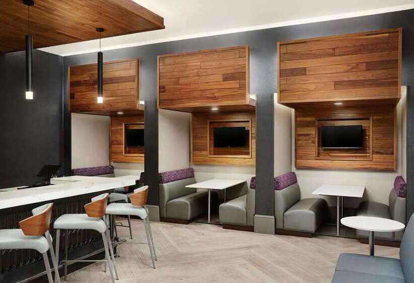 فندق Embassy Suites By Hilton Atlanta Airport North