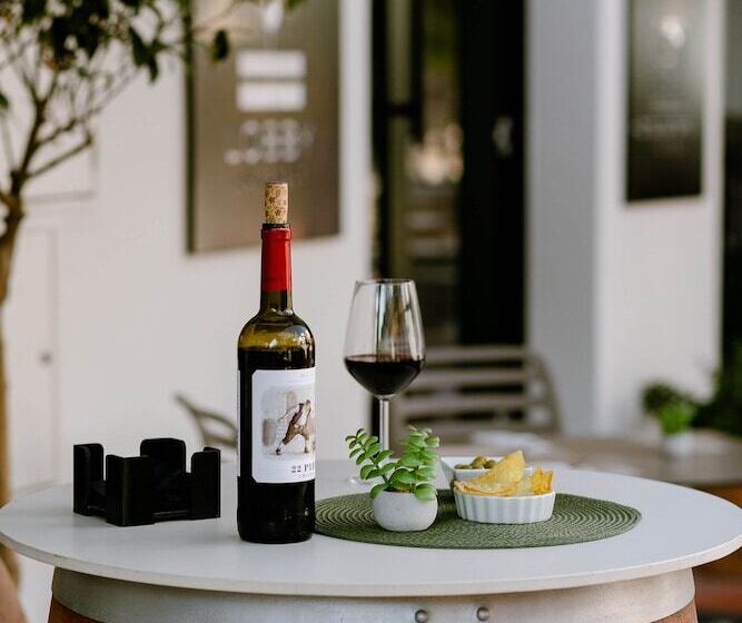 هتل Estepona Plaza