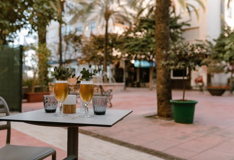 هتل Estepona Plaza