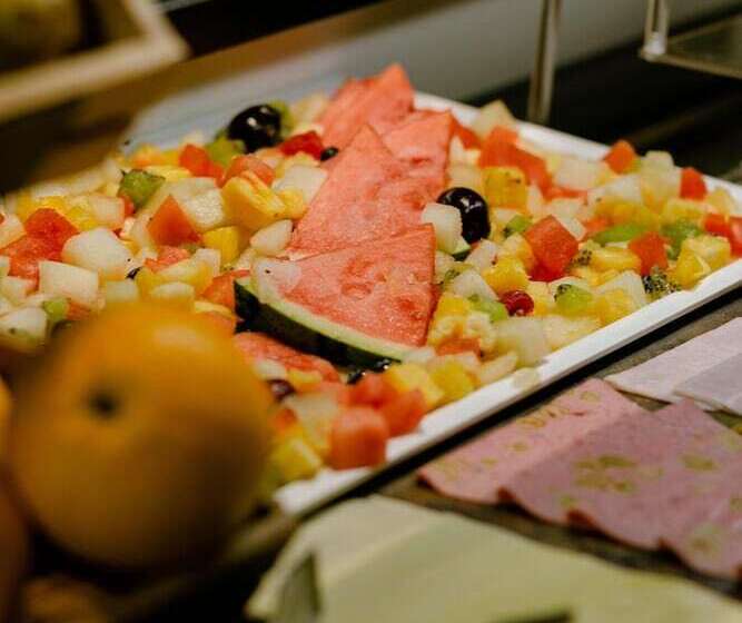 هتل Estepona Plaza