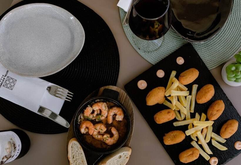 هتل Estepona Plaza