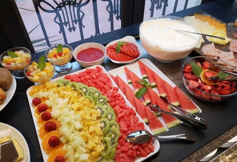 هتل Estepona Plaza