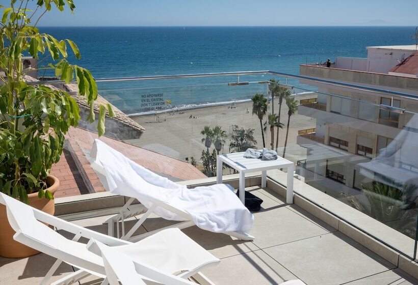 هتل Estepona Plaza