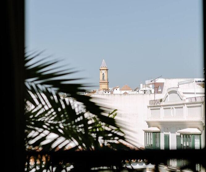 هتل Estepona Plaza