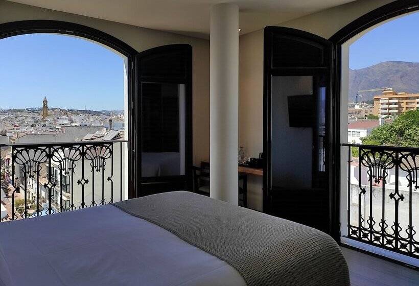 هتل Estepona Plaza