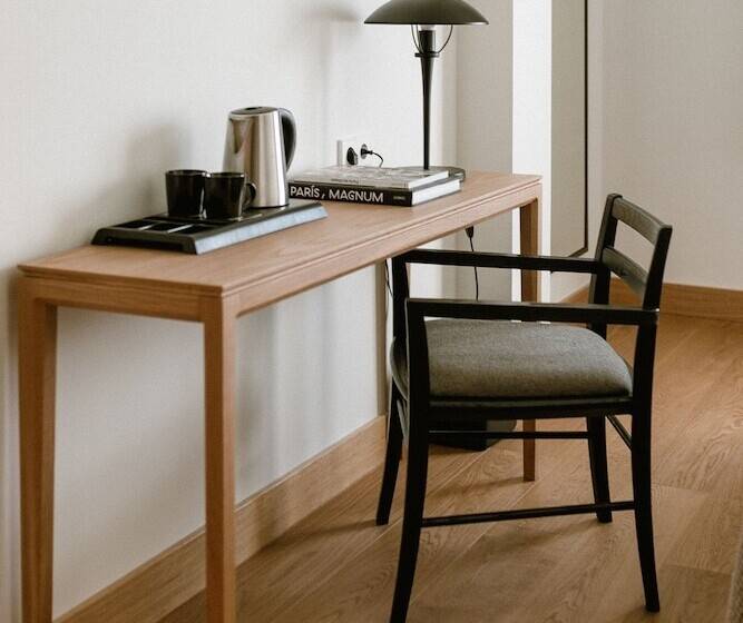 هتل Estepona Plaza