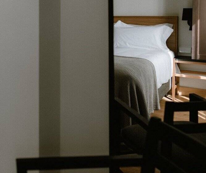 هتل Estepona Plaza