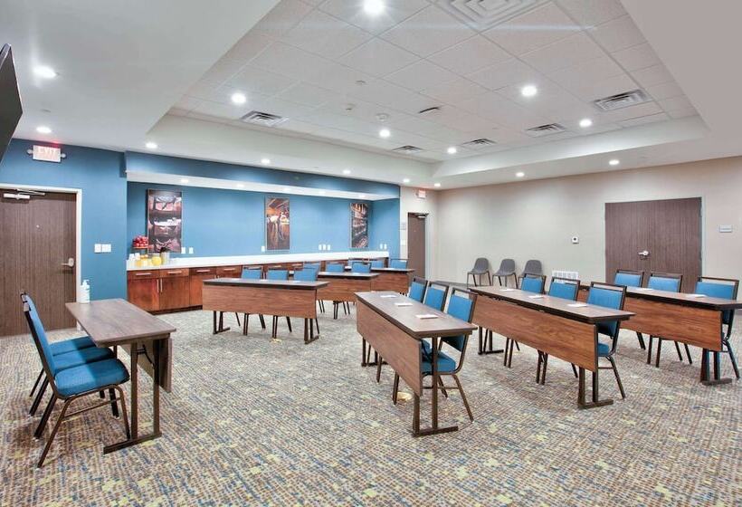 Отель Hampton Inn & Suites Dalhart