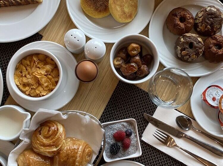 هتل Hilton Garden Inn Casablanca Sud