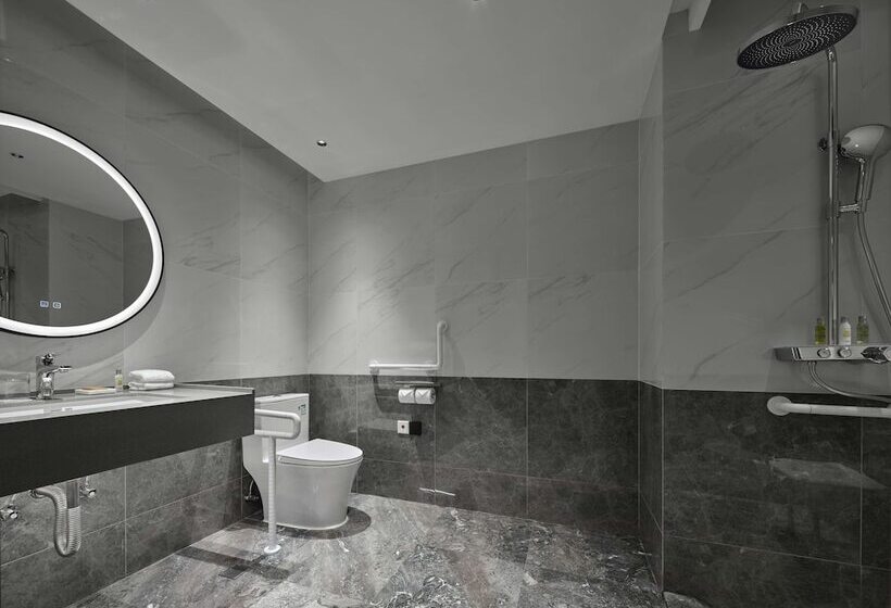 Отель Hilton Garden Inn Huzhou Anji Phoenix Mountain