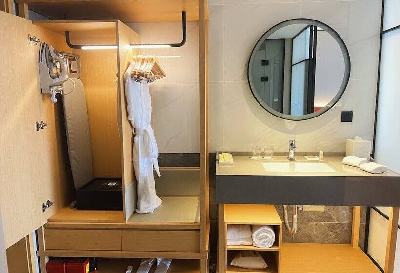 Отель Hilton Garden Inn Huzhou Anji Phoenix Mountain