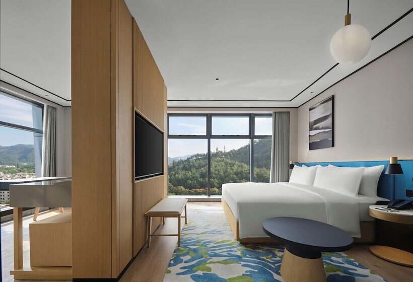 Отель Hilton Garden Inn Huzhou Anji Phoenix Mountain