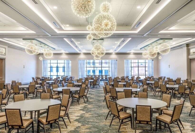 בית מלון כפרי Homewood Suites By Hilton Toledo Downtown