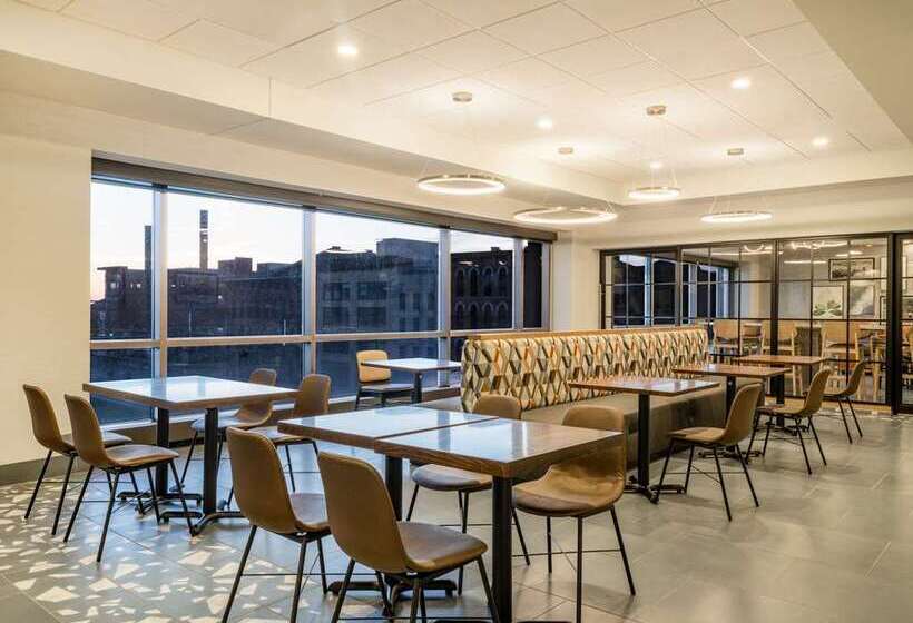 בית מלון כפרי Homewood Suites By Hilton Toledo Downtown