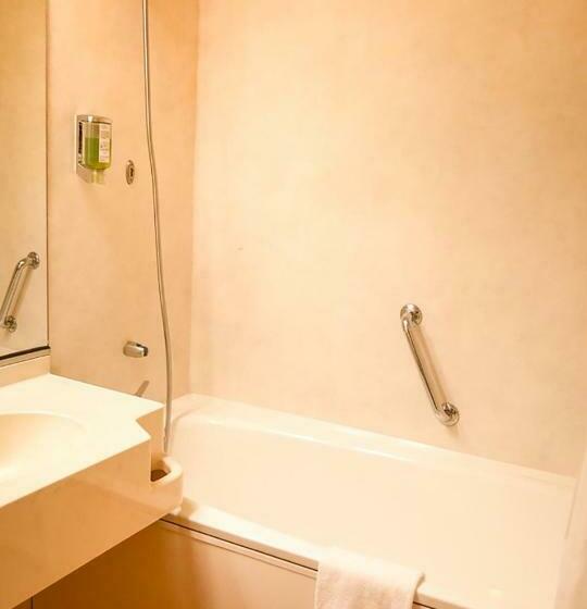 فندق Hôtel Des Thermes Les Dômes