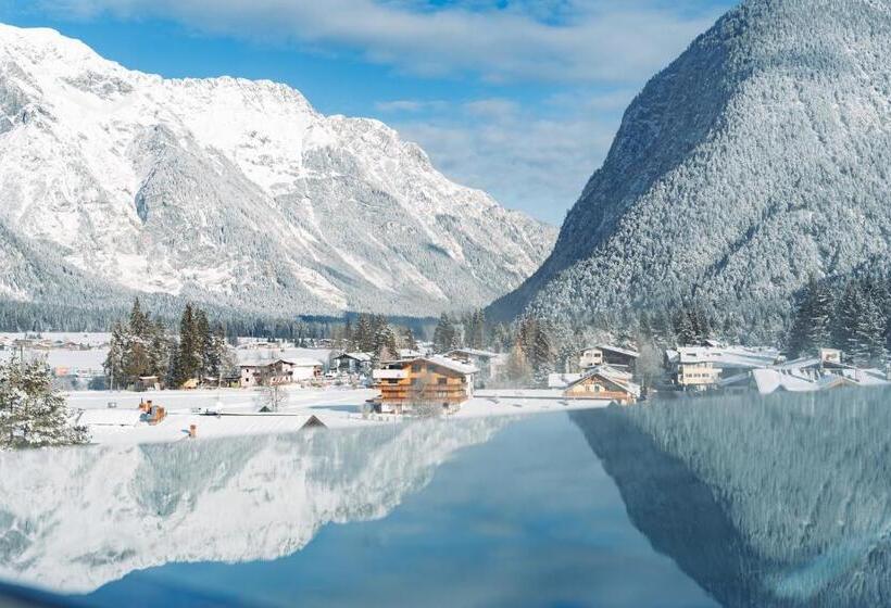 בית מלון כפרי Kristall   Adults Only