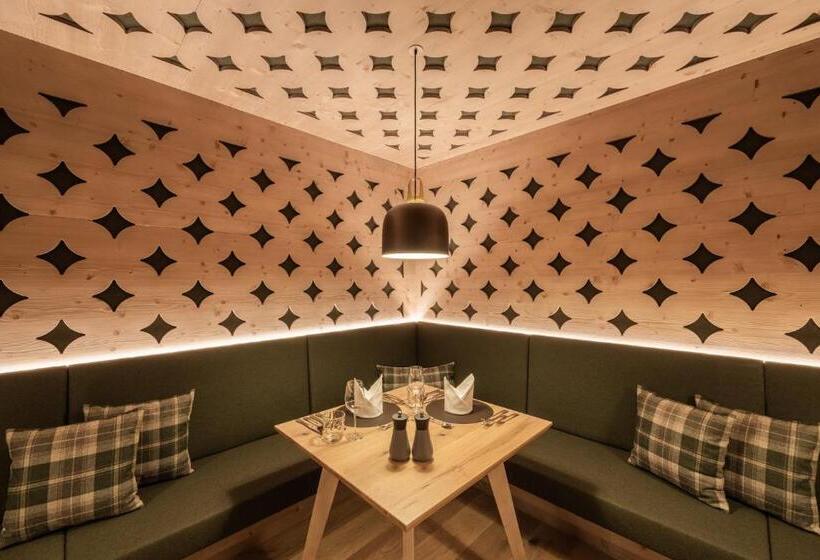 בית מלון כפרי Kristall   Adults Only