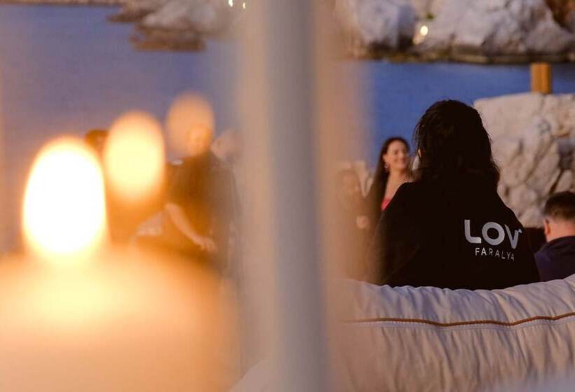 호텔 Lov Faralya