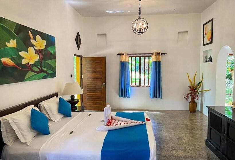 ホテル Mangrove Beach Chalets