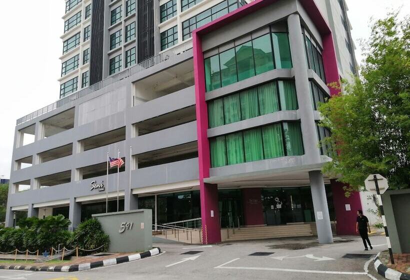 ホテル Nexus Regency Suites &