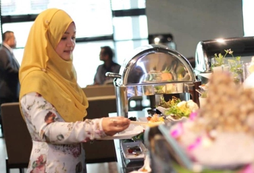 ホテル Nexus Regency Suites &