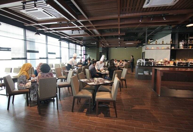 ホテル Nexus Regency Suites &