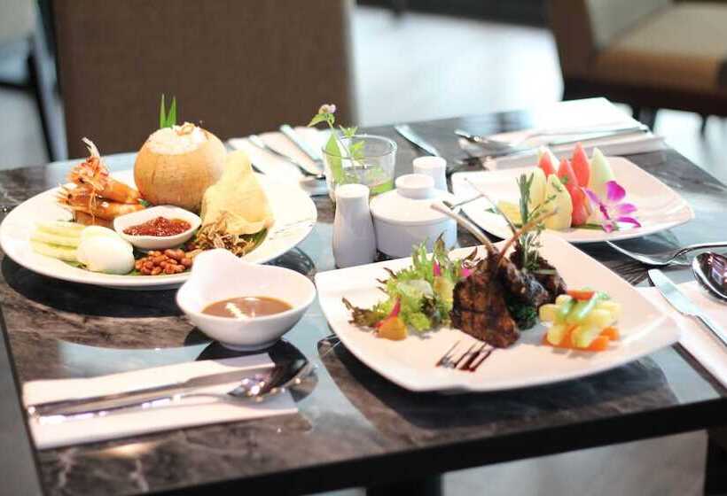 ホテル Nexus Regency Suites &