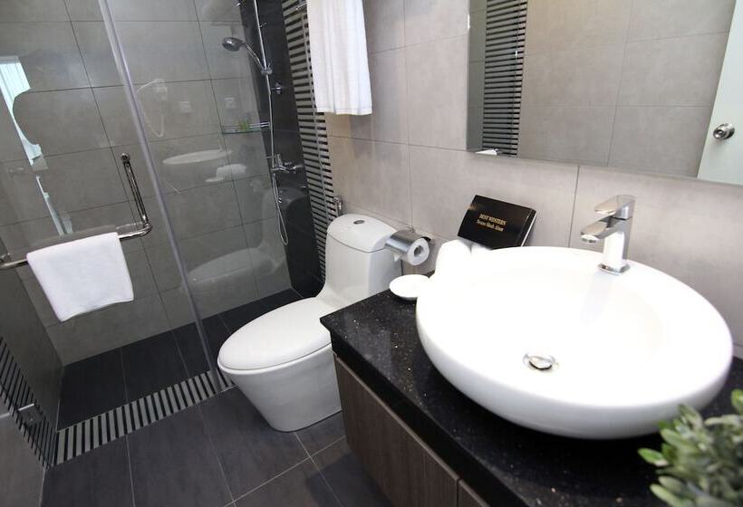 ホテル Nexus Regency Suites &