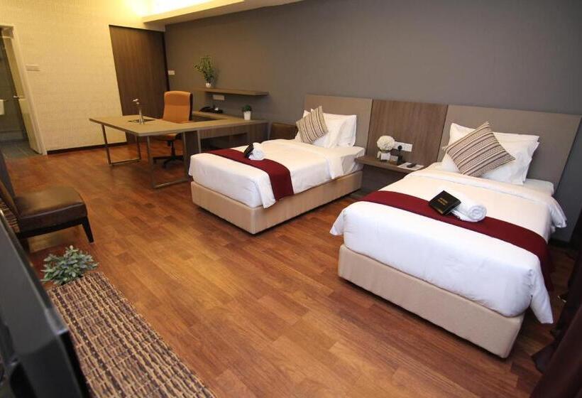 ホテル Nexus Regency Suites &