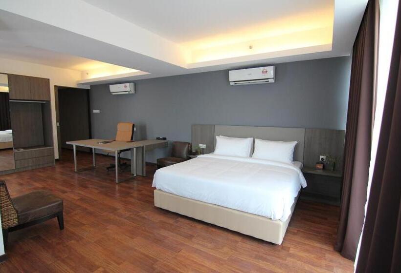 ホテル Nexus Regency Suites &