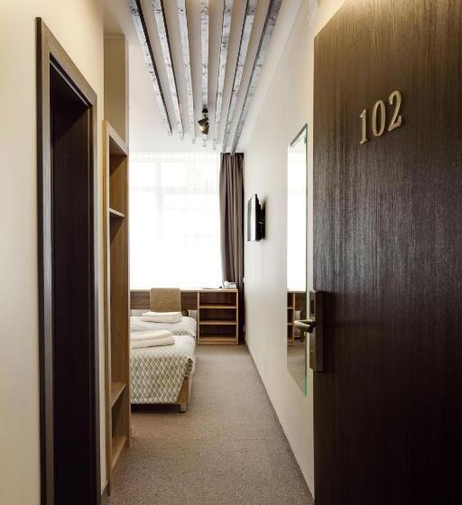 هتل Old Town Trio