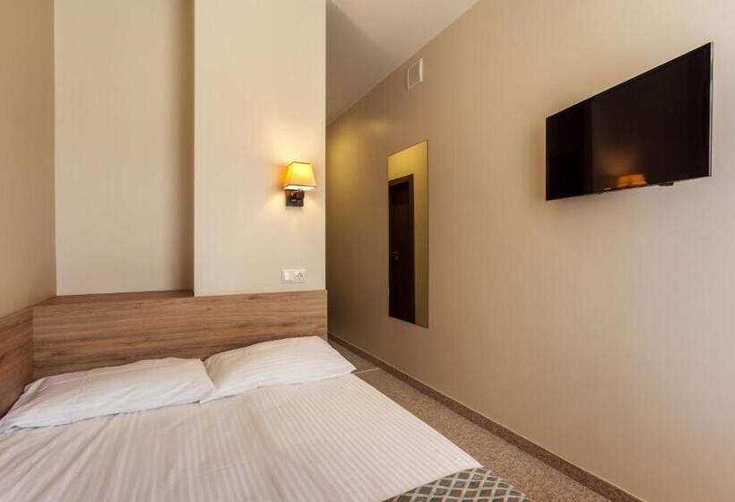 هتل Old Town Trio