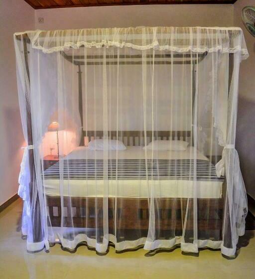 ホテル Shehani Beach Bungalow