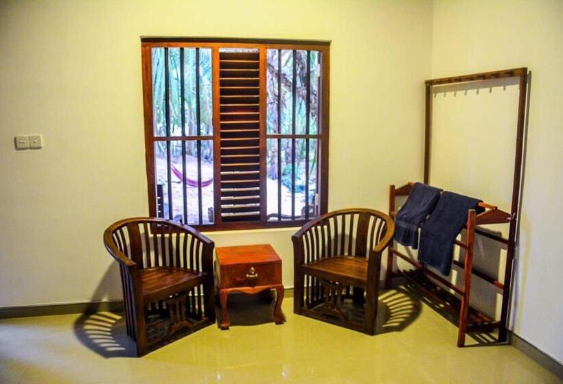 ホテル Shehani Beach Bungalow