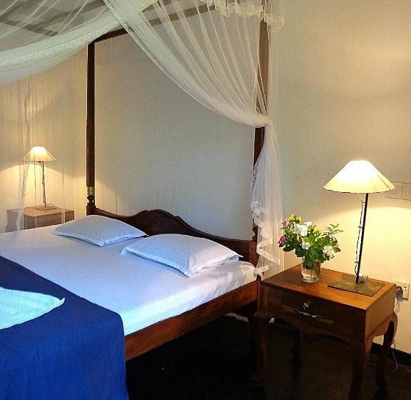 ホテル Shehani Beach Bungalow