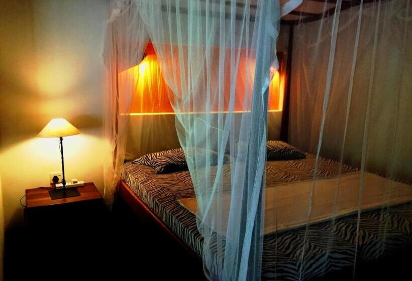 ホテル Shehani Beach Bungalow