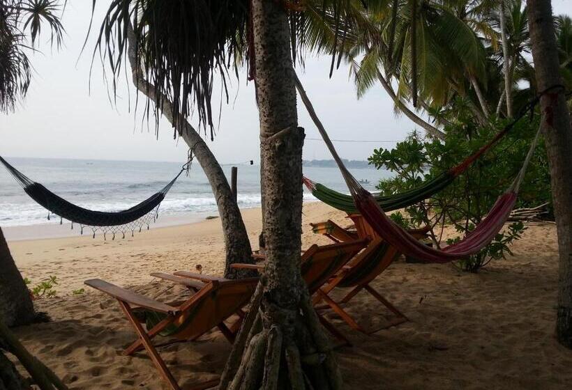 ホテル Shehani Beach Bungalow