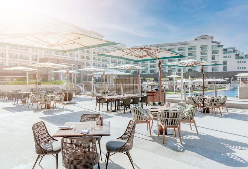 هتل Taj Exotica Resort & Spa, The Palm, Dubai