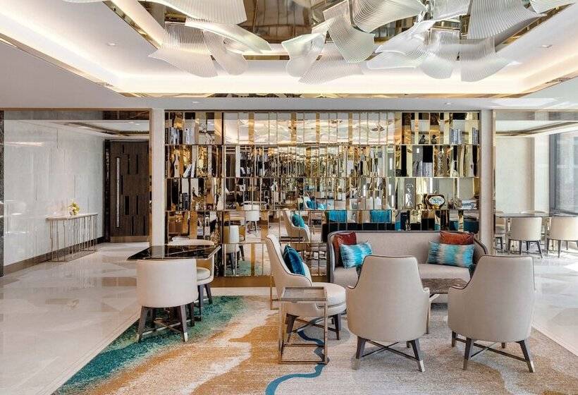 هتل Taj Exotica Resort & Spa, The Palm, Dubai