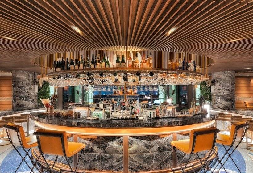 هتل Taj Exotica Resort & Spa, The Palm, Dubai