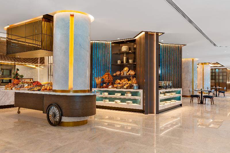 هتل Taj Exotica Resort & Spa, The Palm, Dubai