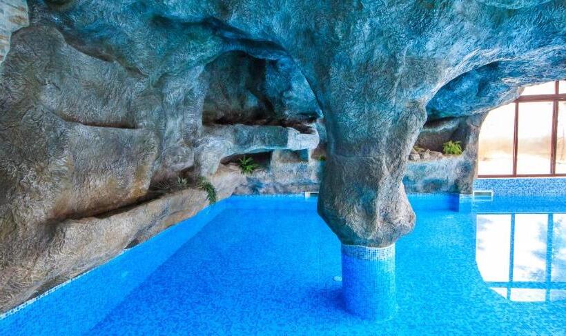 Отель Valentina Castle