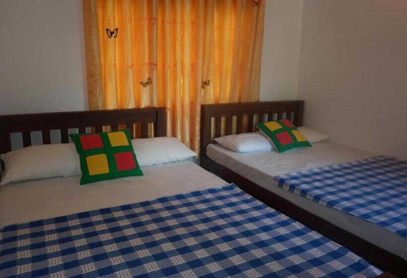 פנסיון Thisara Guest House