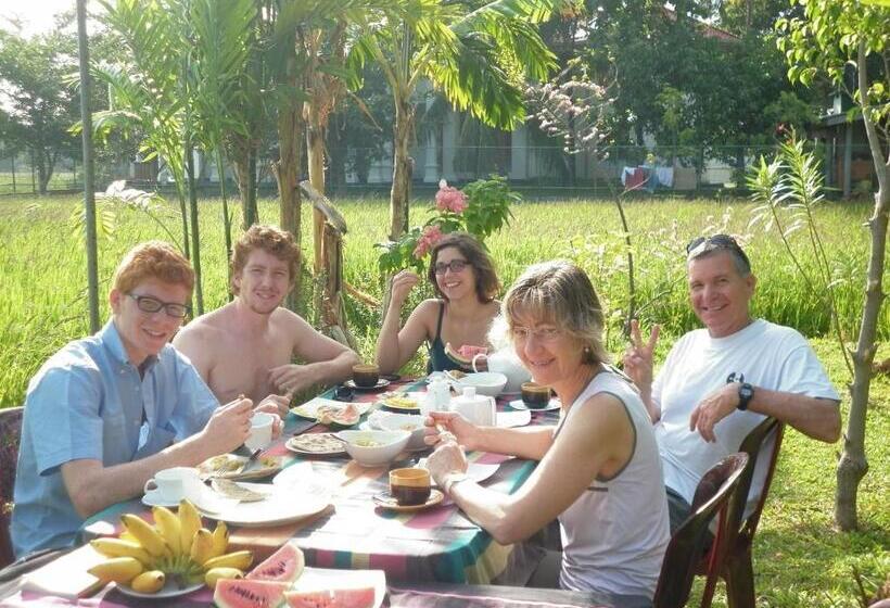 פנסיון Thisara Guest House