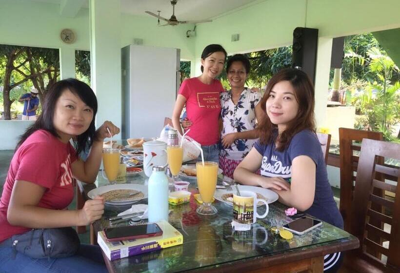 פנסיון Thisara Guest House