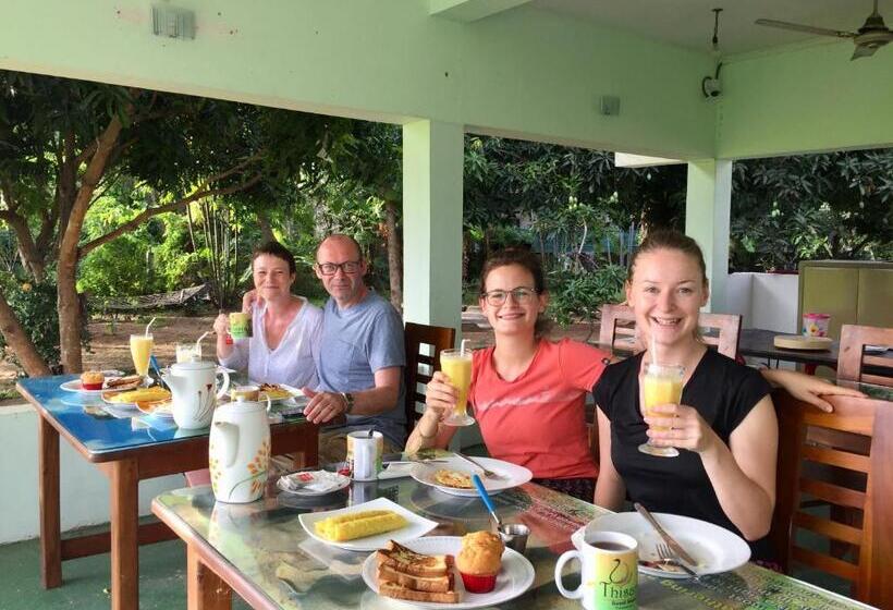 פנסיון Thisara Guest House