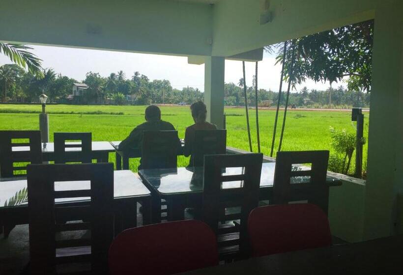 פנסיון Thisara Guest House