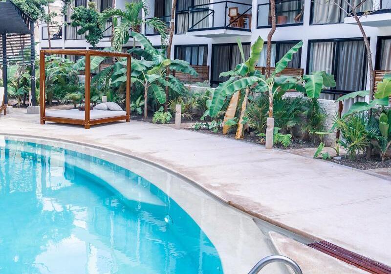 استراحتگاه The Waves Tulum By Bnb Experience